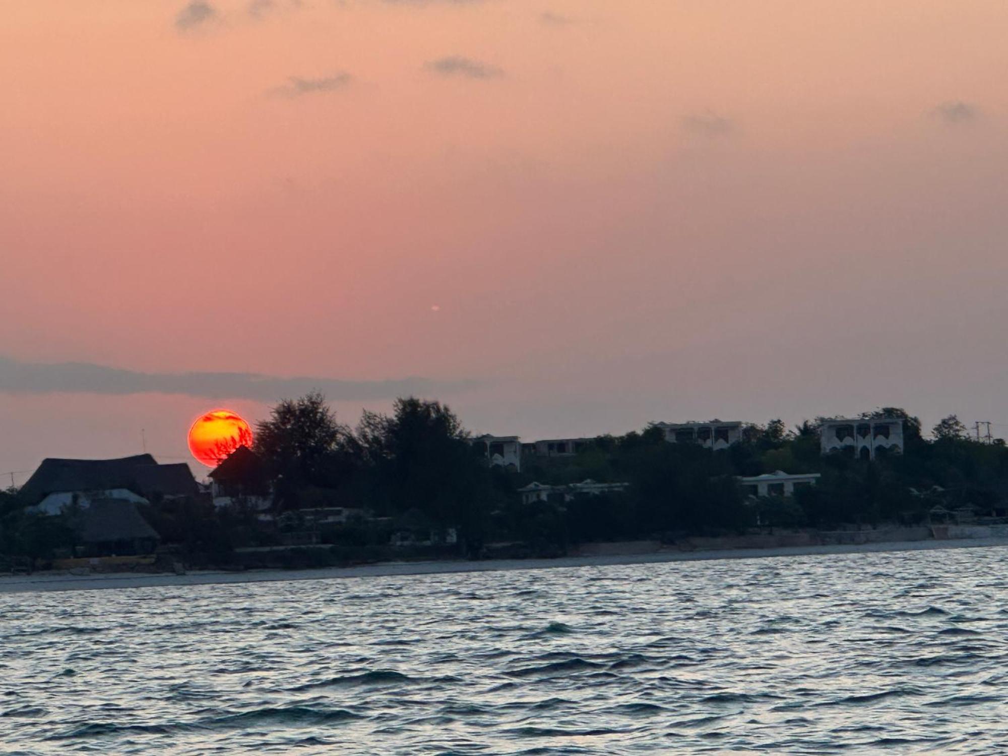 Villa Serenity, Tanzania Unforgettable ปาเยอ ภายนอก รูปภาพ